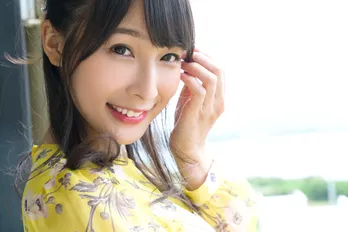 “最強くびれスト”川崎あや、美女まみれと話題の「YJ」表紙に『精いっぱいを出し切れた』