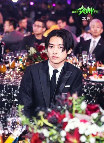 山崎賢人、北京で快挙！日本人初の「アジアベスト俳優賞」受賞