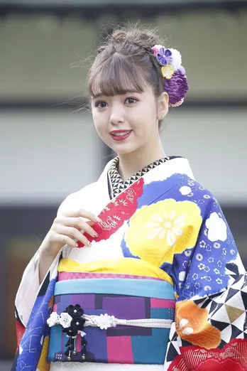 藤田ニコル　自身のアパレルブランド好調「2019年は大阪にも店を出したい」