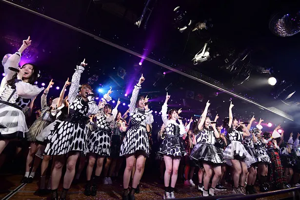 「AKB48劇場13周年特別記念公演」の様子(17)