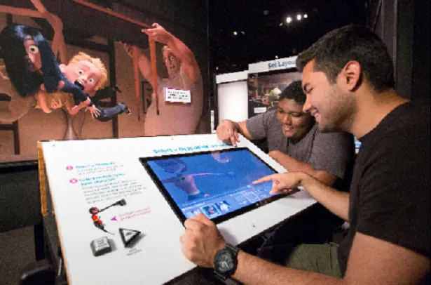 米・ボストンサイエンスミュージアムで開催された「The Science Behind PIXAR」。多くの来館者がアニメ制作のハンズオン展示を体験した