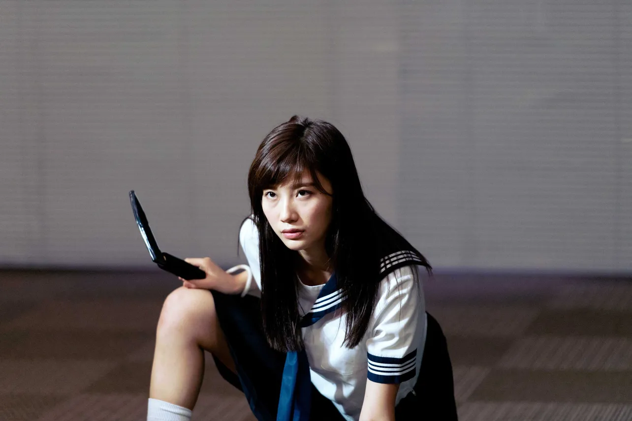 女子高生が忍者になって戦う、小倉優香の初主演映画「レッド・ブレイド」が12月15日(土)より公開