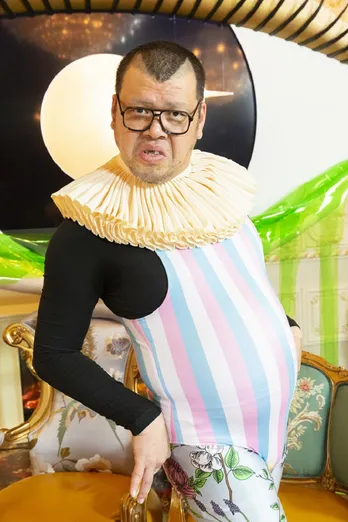 野性爆弾・くっきーに直撃! 全国ネット初MCで「エディ・マーフィさんを参考にしました」