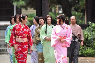 【写真】京の都を訪れ、寺巡りをする江、茶々、初の三姉妹と母・市