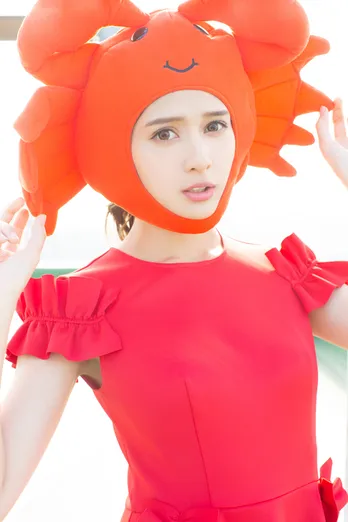 “10頭身モデル美女”アンジェラ芽衣「一皮むける！」＜01familia10人の新年(3)＞