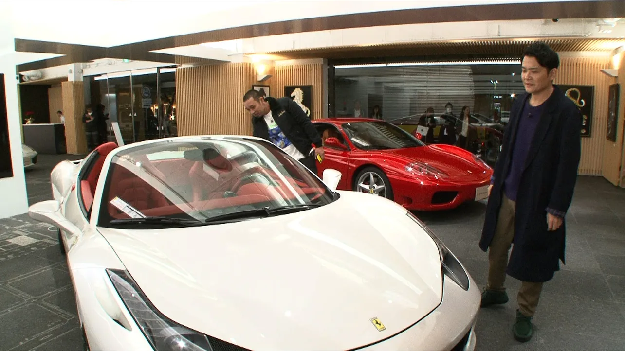 ファミリーカーが欲しいと語るノブは、2000万円の高級外車を試乗！