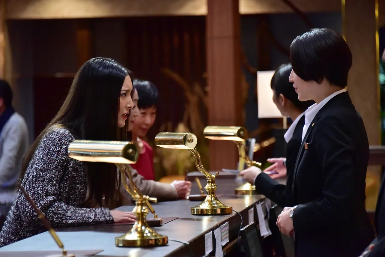 【写真を見る】日本を代表する美女2人が対峙！　緊迫のシーンカット