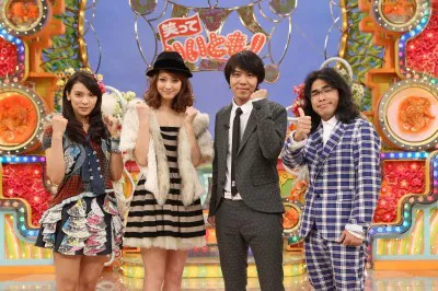 「笑っていいとも！」の新レギュラーに決定したAKB48・秋元才加、佐々木希、ロッチ（写真左から）