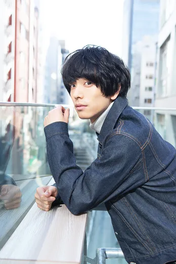 若手俳優・黒羽麻璃央「ようやく緊張し始める頃かも（笑）」 紅白歌合戦直前インタビュー