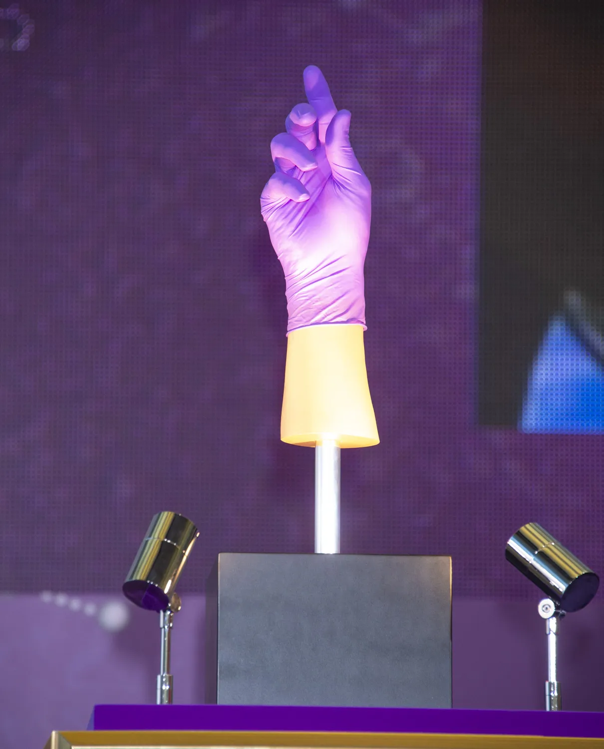 3D技術で再現したポスター中の錦戸亮の手