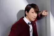 【写真を見る】「刀剣乱舞」など数々の2.5次元舞台で主演を務める鈴木拡樹