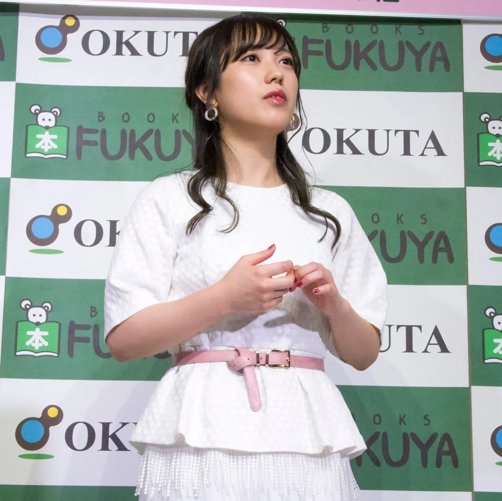 井上理香子ファースト写真集発売イベントより