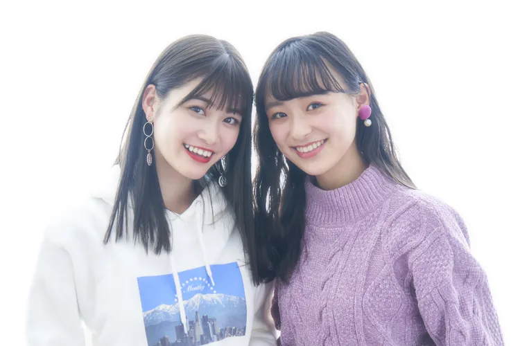 左から生見愛瑠、鈴木美羽