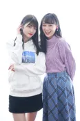 左から生見愛瑠、鈴木美羽