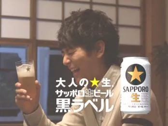 “大人エレベーター”第5弾CMで、妻夫木聡が44歳代表のスガ シカオと共演