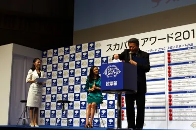 司会を務める小倉智昭は「『国内ドラマ・バラエティ賞』部門は強力だけど頑張って」とAKB48の番組にエールを送った