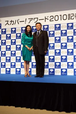 11月の授賞式でメーン司会を務める菊川怜と小倉智昭（写真左から）