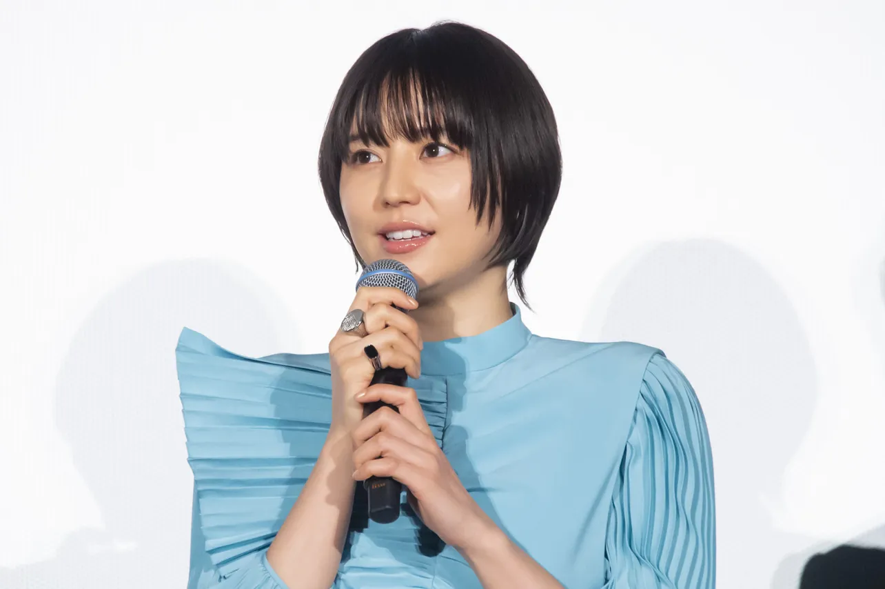 ホテルマン・山岸尚美役を演じた長澤まさみ