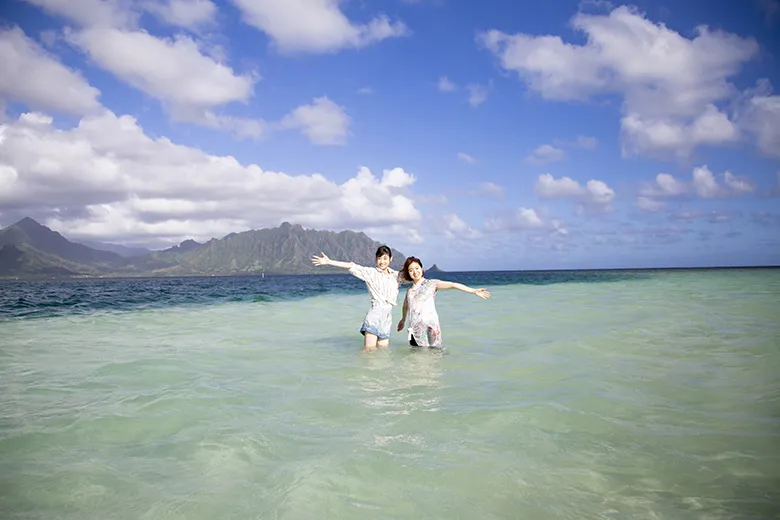 パートナーのシンガーソングライター・杏沙子と天使の海を満喫！