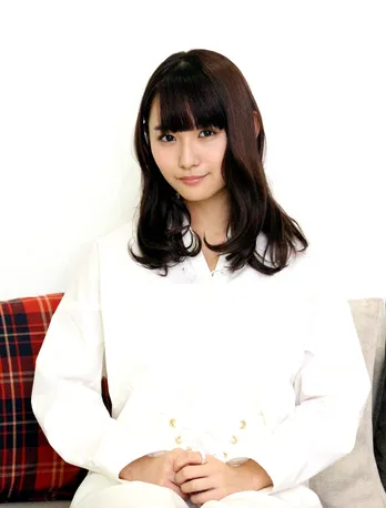 浅川梨奈“恋するツンデレ理系美女”で「目に意識」西銘駿を見つめる“乙女な目”に注目