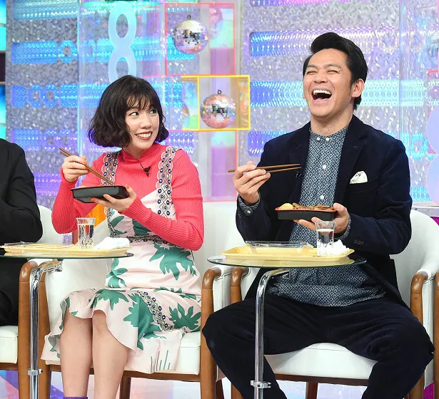 【写真を見る】食べれば岡田圭右のような笑顔がこぼれる、「バーベン＆チャーベン」の正体は？