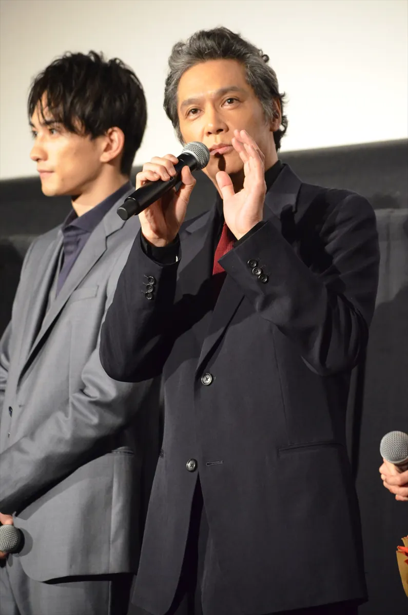 「二階堂家物語」の公開記念イベントに登壇した加藤雅也(右)と町田啓太(左)