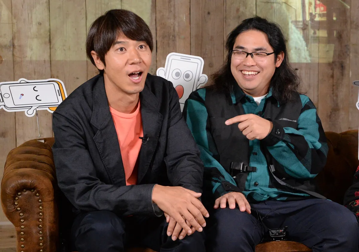 関西ローカル初の番組MCを務めるロッチ・コカドケンタロウと中岡創一(左から)