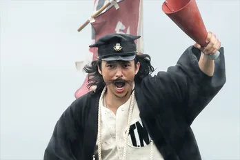 天狗倶楽部、たった“10秒”の登場で大反響!「今週も無駄に脱いでた(笑)」<いだてん>