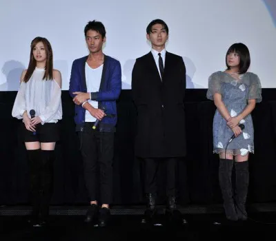 竹野内 豊（写真左から2番目）、上戸彩（写真左）ら月9ドラマ「流れ星」出演陣が登壇