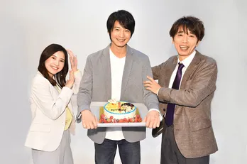 吉高由里子＆ユースケ・サンタマリア、向井理の誕生日をサプライズでお祝い！