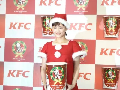 KFC「クリスマスキャンペーン」TVCMに出演する綾瀬はるか