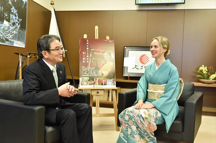 対談中、宮田亮平長官は、ナタリー・エモンズが話すきれいな日本語を絶賛！