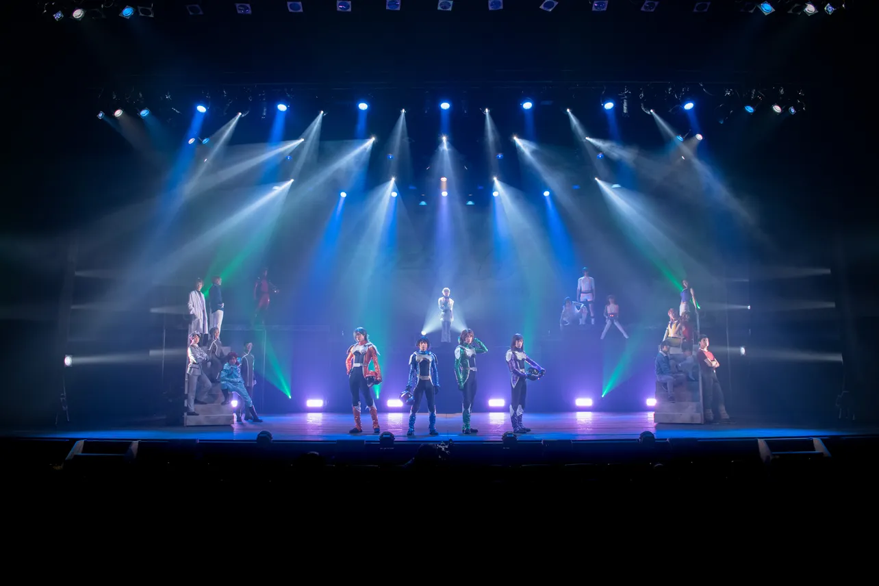 舞台「機動戦士ガンダム00」は、2月18日(月)まで東京・日本青年館ホールにて。23日(土)～24日(日)には森ノ宮ピロティホールで大阪公演が行われる