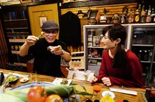 ＜試写室＞「ワカコ酒4」酒飲みと酒飲みの出会いに乾杯