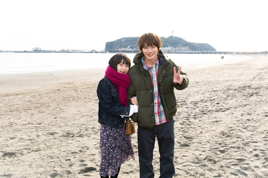 デートシーンの撮影で江の島を訪れた野村周平と桜井日奈子