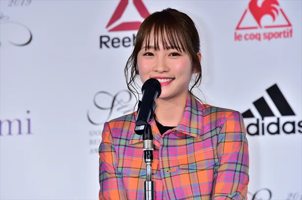 「スニーカーベストドレッサー賞 2019 授賞式」に出席した川栄李奈