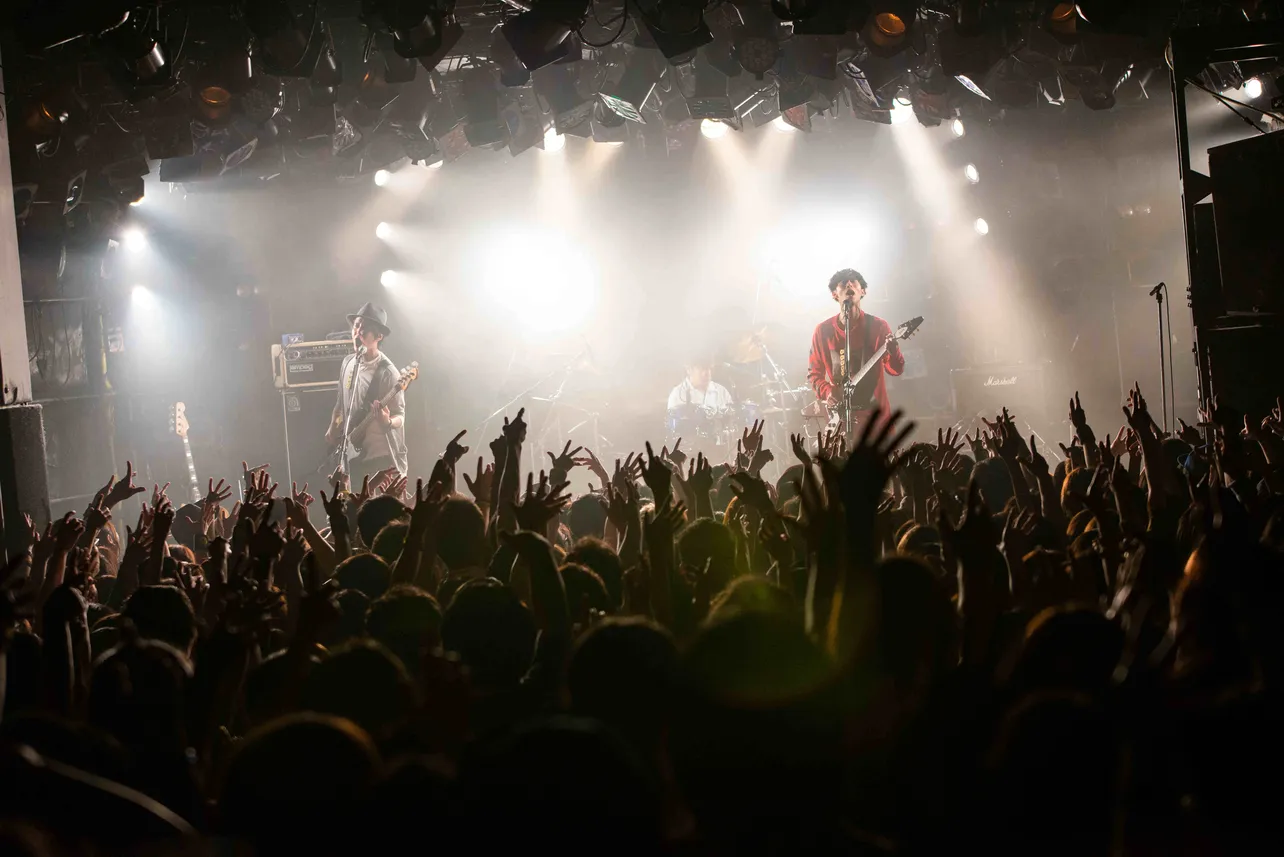 2018年渋谷公演は、オープニングからクライマックス状態で会場と一体に。