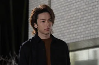 <はじこい>中村倫也、ベランダ乗り越え「会いたくて…」“強引な魅力”に女子悶絶