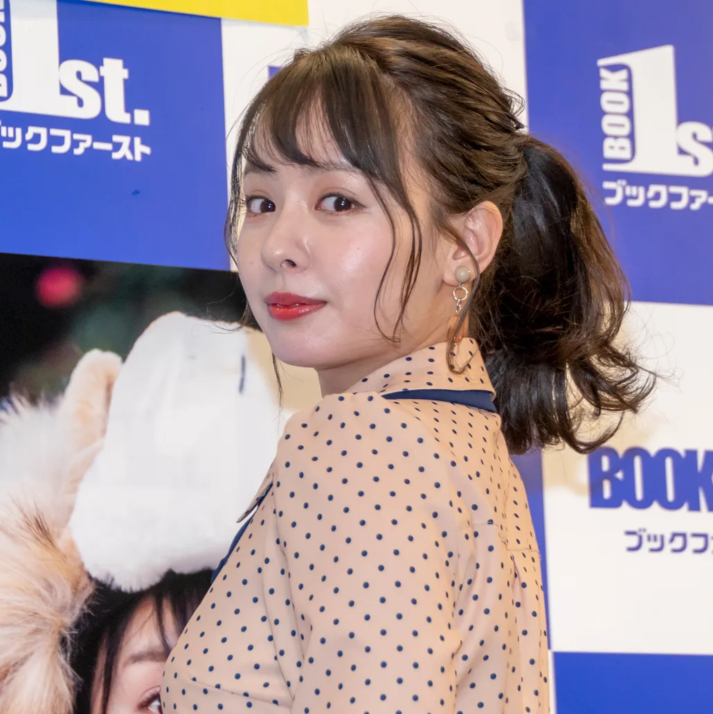 『山田菜々カレンダーブック 2019.04-2020.03』(ワニブックス)発売イベントより