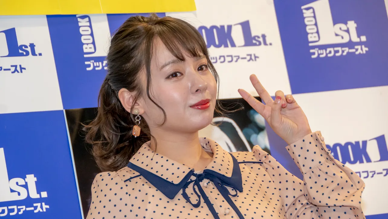 『山田菜々カレンダーブック 2019.04-2020.03』(ワニブックス)発売イベントより