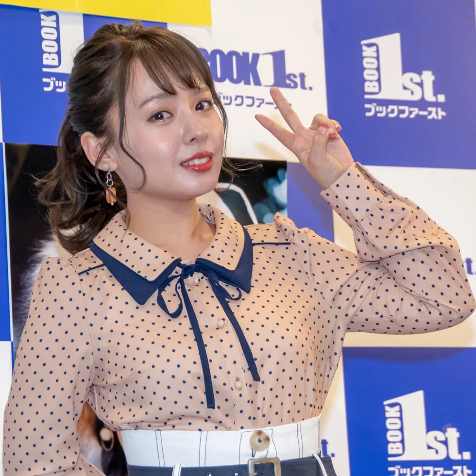 『山田菜々カレンダーブック 2019.04-2020.03』(ワニブックス)発売イベントより