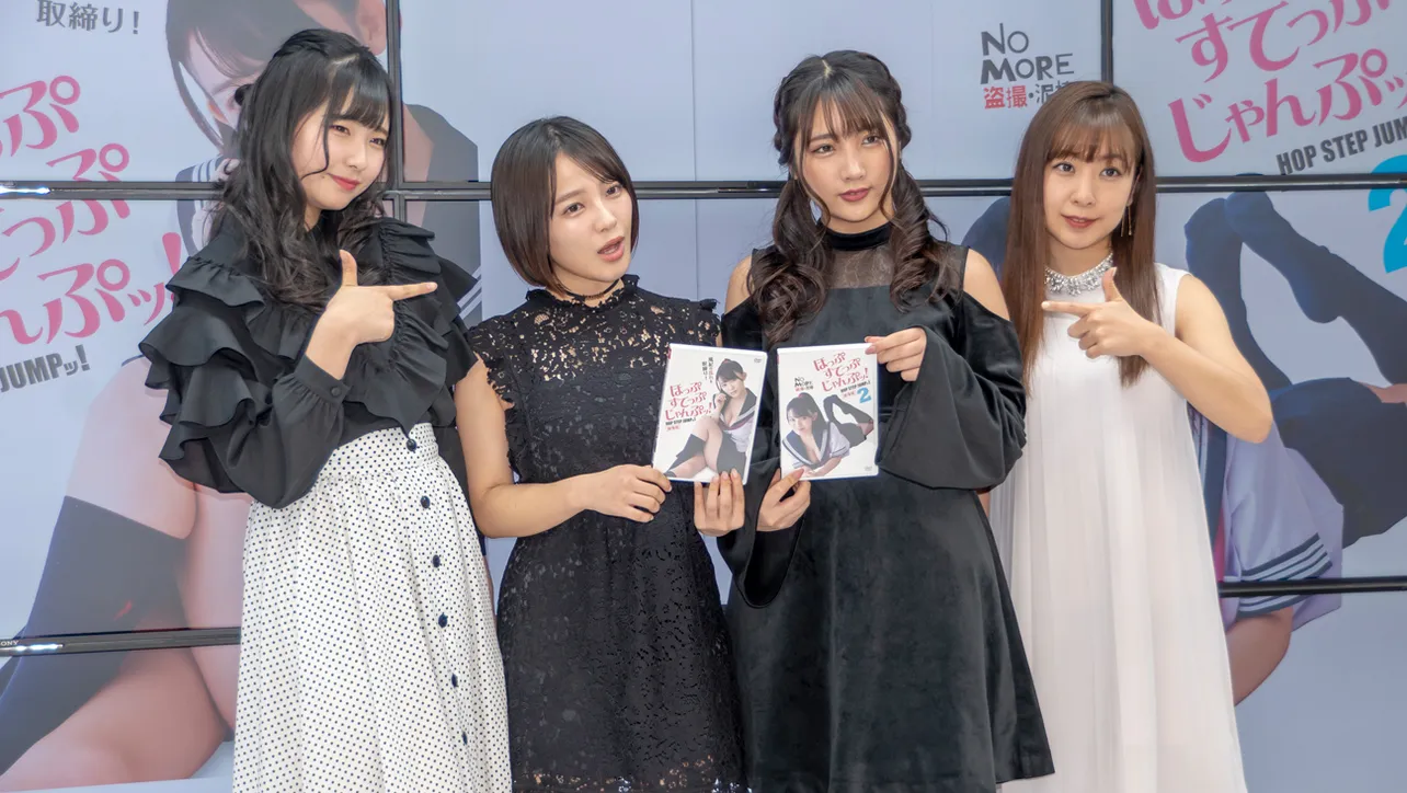 DVD発売イベントに登壇した谷口彩菜、天木じゅん、水沢柚乃、板野成美