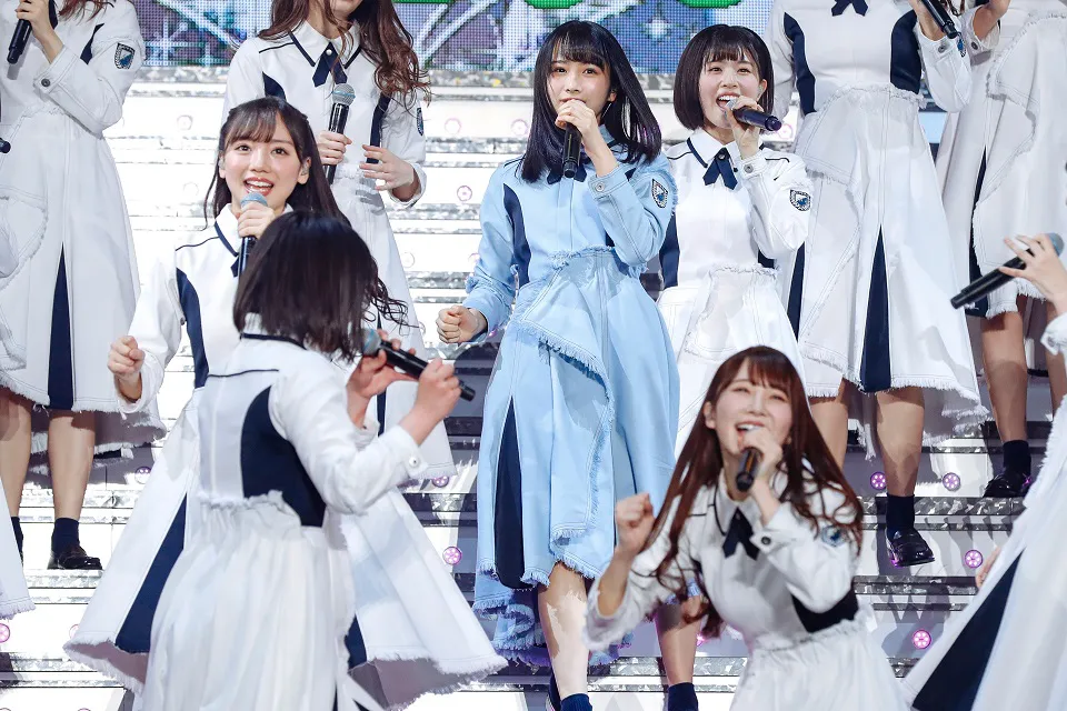 「デビューカウントダウンライブ!!」を開催した日向坂46