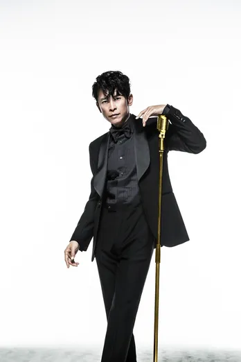 坂本昌行が3年ぶりにワンマンコンサート開催! 繊細な女心を歌で表現