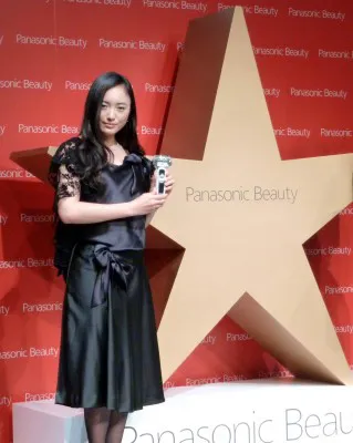 Panasonic Beauty「キレイを贈るクリスマス」キャンペーン発表会に登場した仲間由紀恵