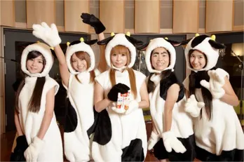 中川翔子、イモトアヤコらが超アイドルユニット・モーモーズを結成!?