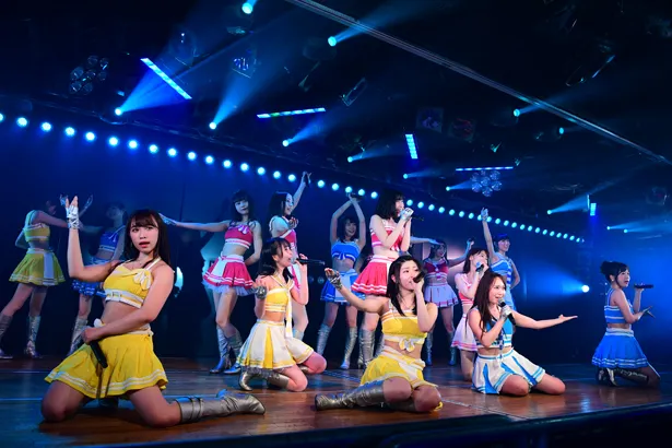 AKB48劇場でのチームB「シアターの女神」公演の様子(1)