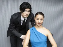 三浦春馬、高橋メアリージュンが東野圭吾原作サスペンスに体当たりで挑む!二人の濡れ場も