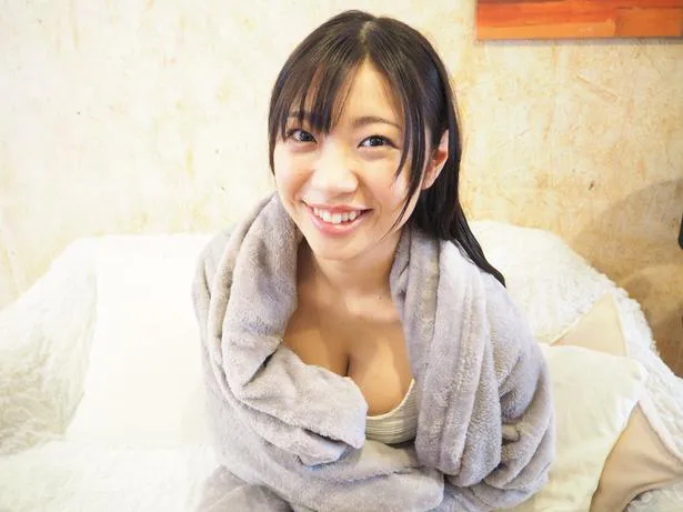セクシー女優・桐谷まつりが演じるのは、一見冴えないが実は肉食系女子という女子大学生