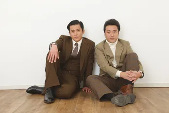 小栗旬がムロツヨシを絶賛!「横顔がすごく二枚目」